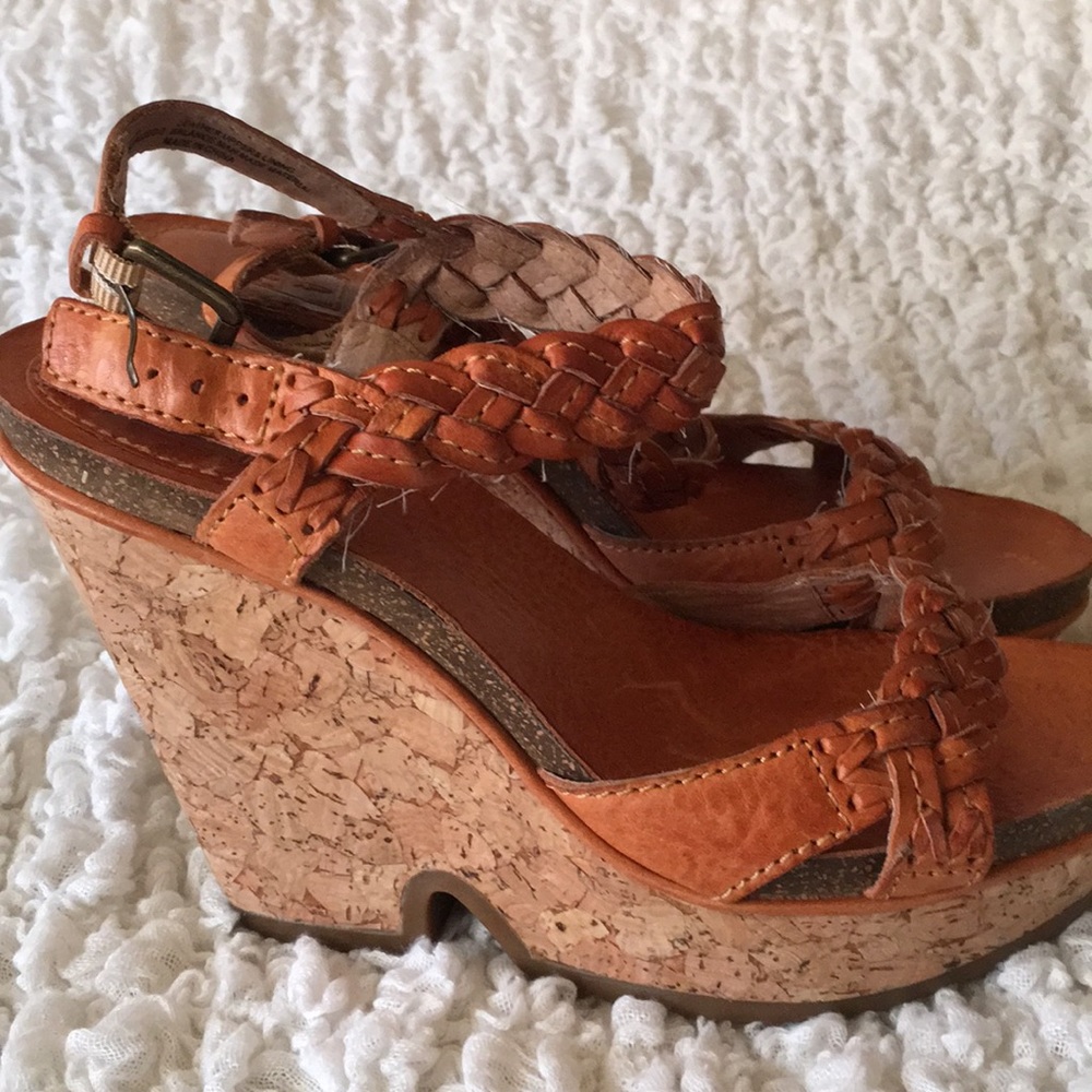 Frye wedges